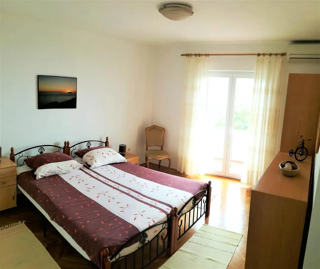 Leona Apartman Lovran