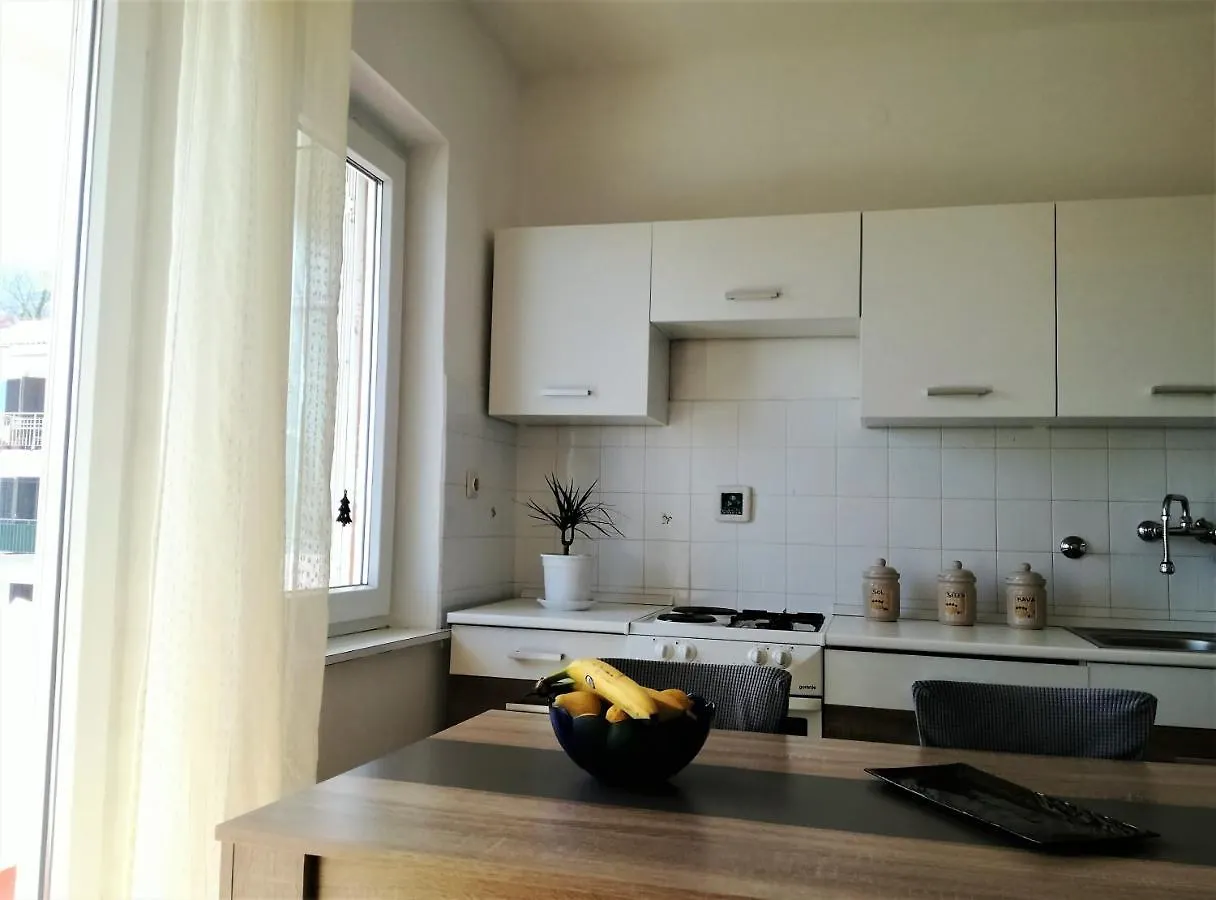 Leona Apartman Lovran Horvátország
